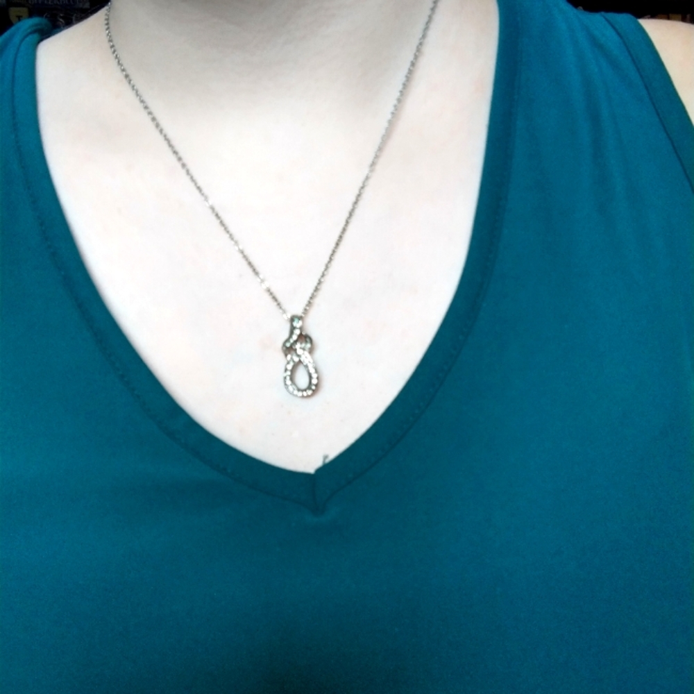 🔥 3/$24 Silver Knot Necklace